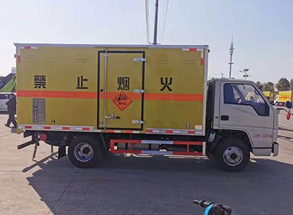 大埔爆破器材运输车工人安全操作规范与智能技术保障